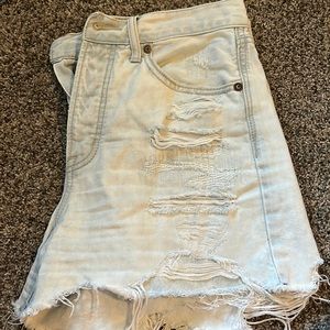 AE 90s boyfriends short